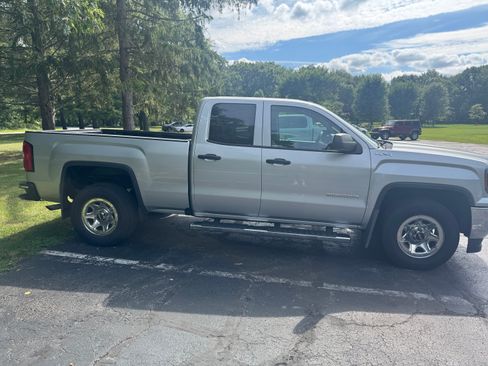 Used 2018 GMC Sierra 1500 4x4 Double Cab w/ Sierra Convenience Package image 2