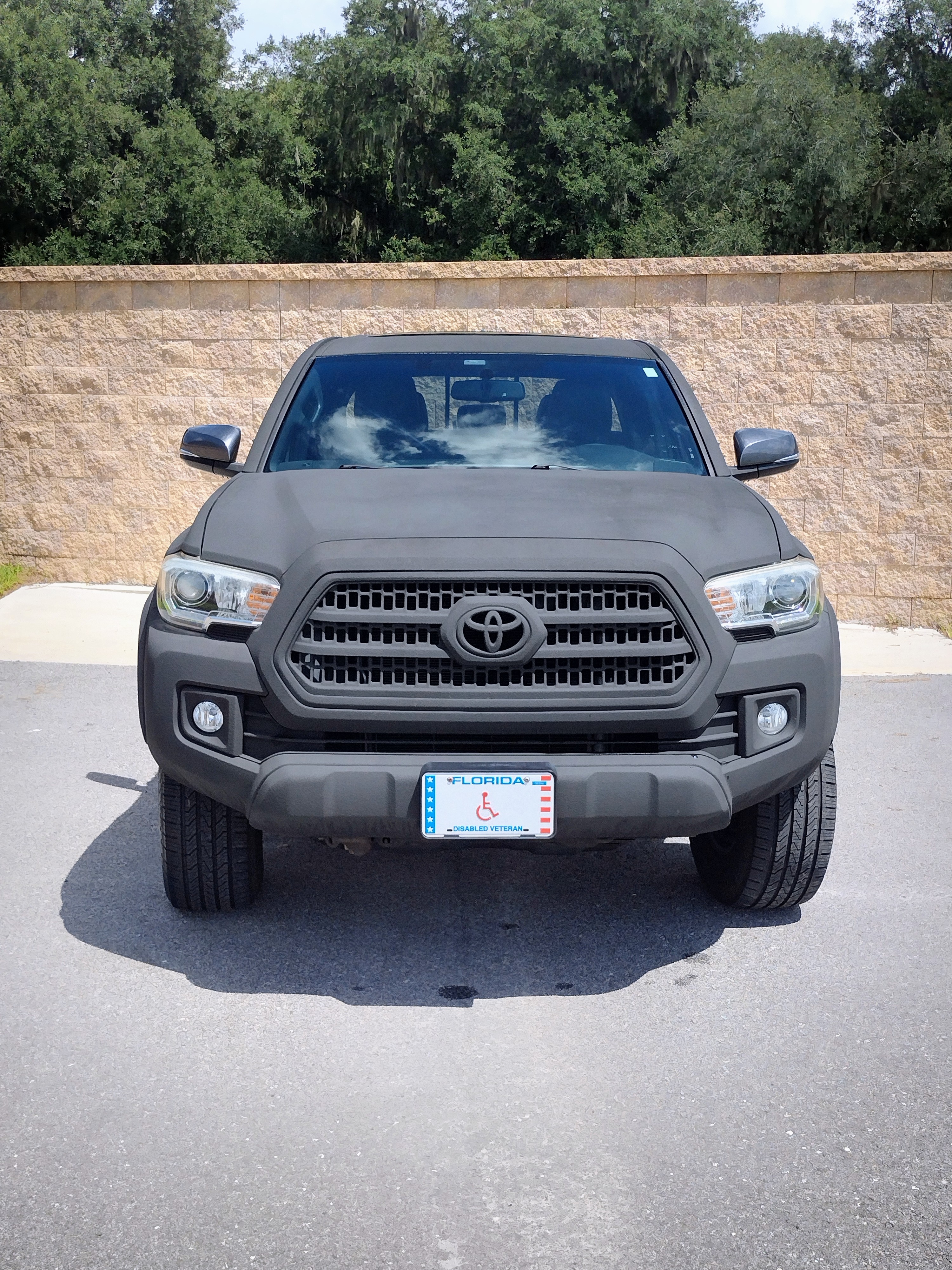 Used 2017 Toyota Tacoma TRD Off-Road w/ Premium & Technology Package AWD/4WD image 4