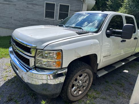 Used 2011 Chevrolet Silverado 3500 LT w/ Interior Plus Package image 12