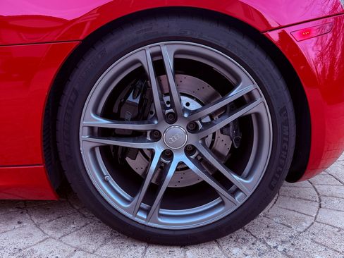 Used 2011 Audi R8 V10 image 13