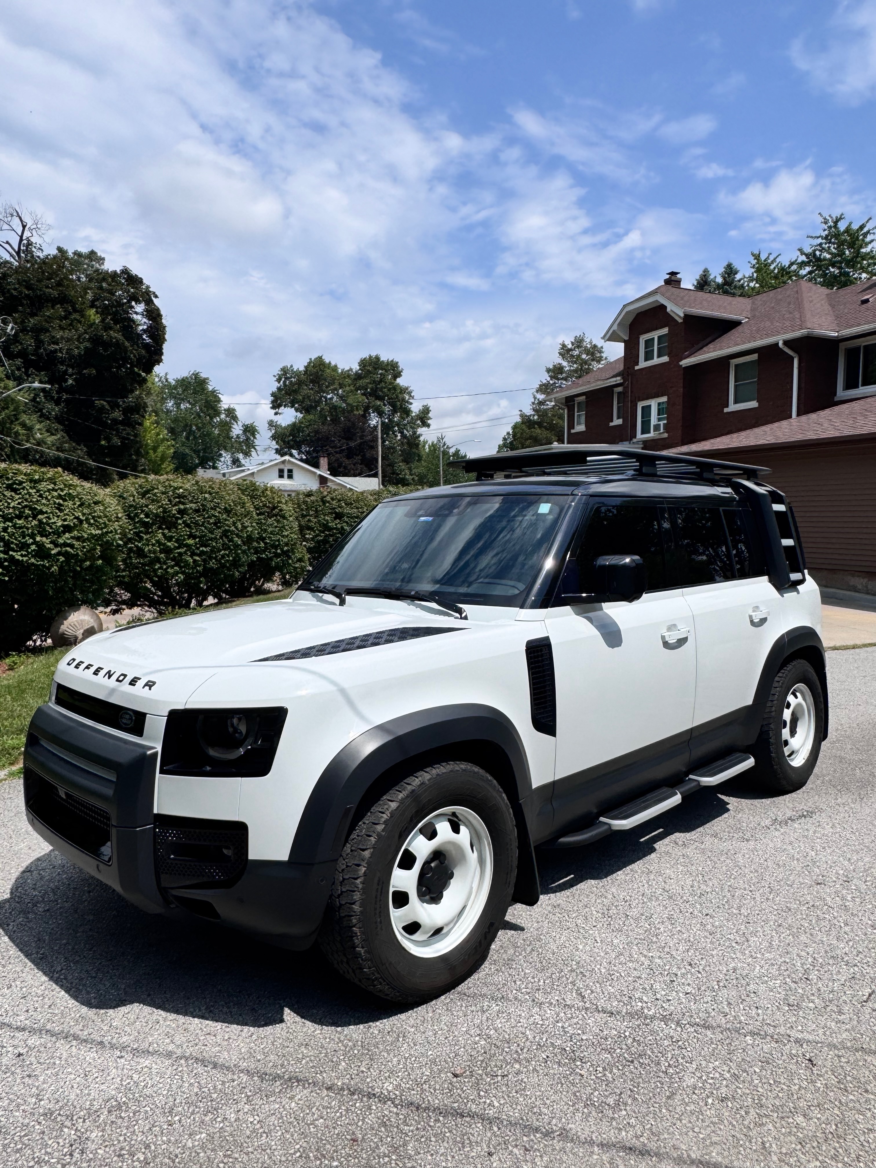 Used 2023 Land Rover Defender 110 S AWD/4WD image 2
