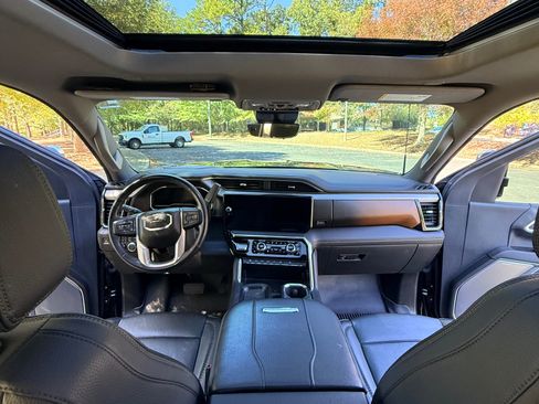 Used 2024 GMC Sierra 2500 Denali w/ Denali Reserve Package image 15