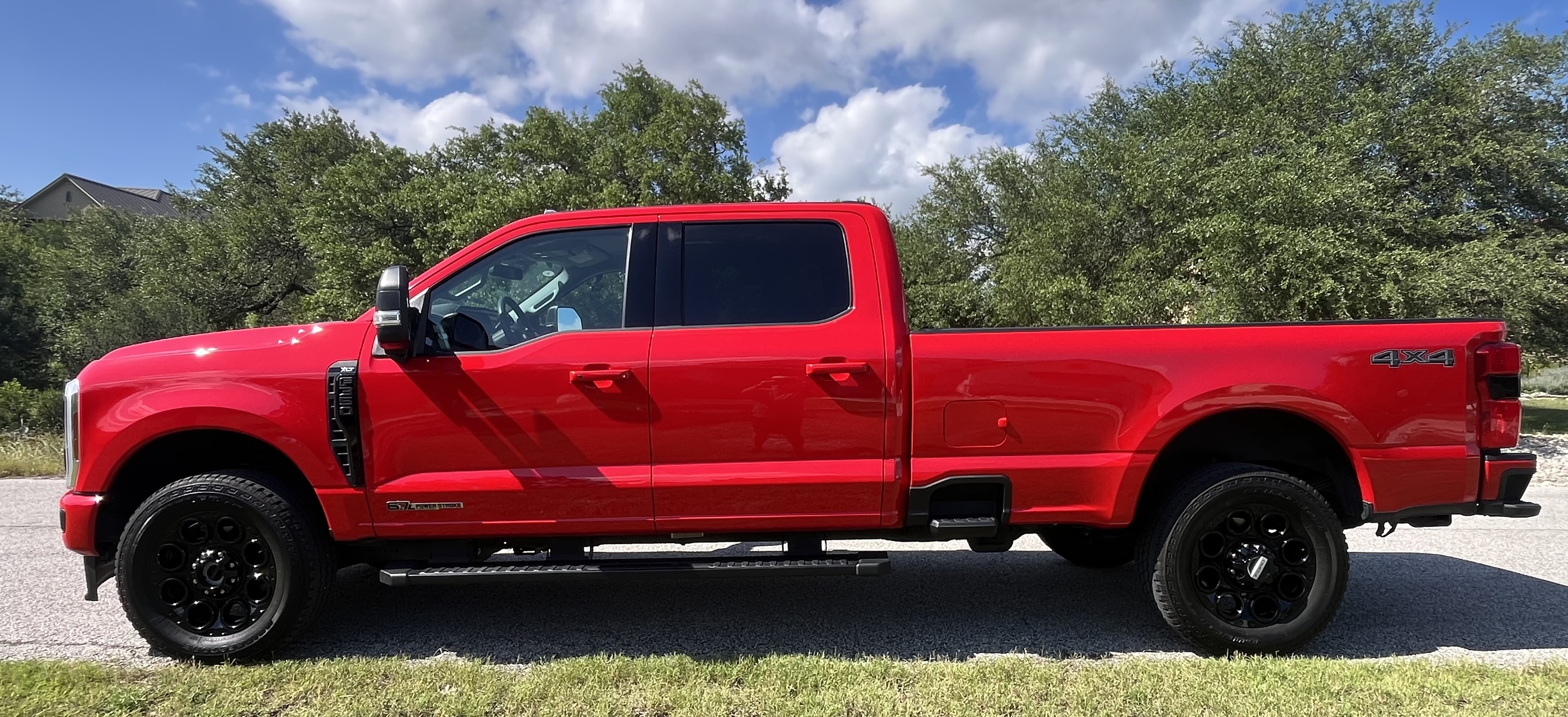 Used 2025 Ford F350 XLT w/ Black Appearance Package AWD/4WD image 2