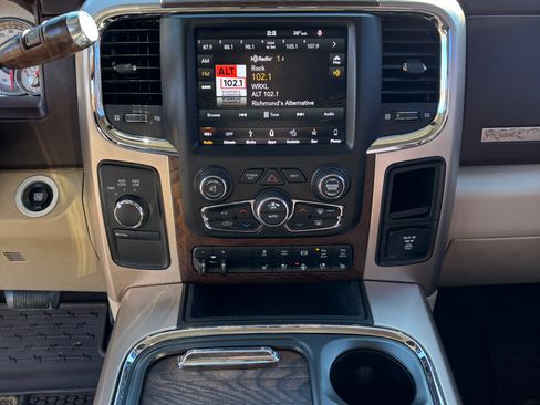 Used 2018 RAM 3500 Laramie Longhorn image 11