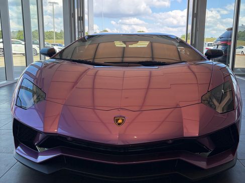 Used 2018 Lamborghini Aventador S image 6