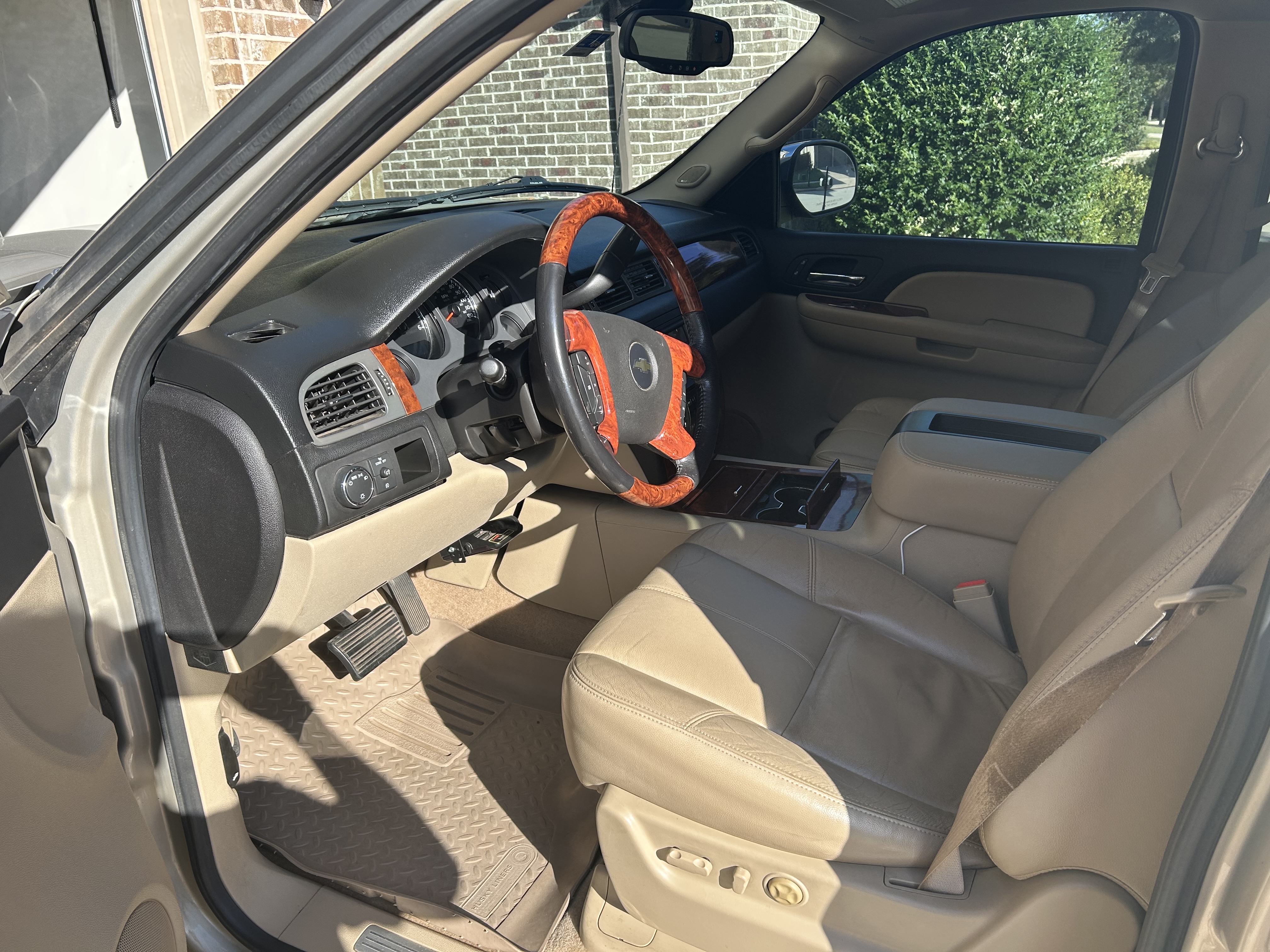 Used 2008 Chevrolet Avalanche LTZ w/ LTZ Preferred Equipment Group RWD image 18