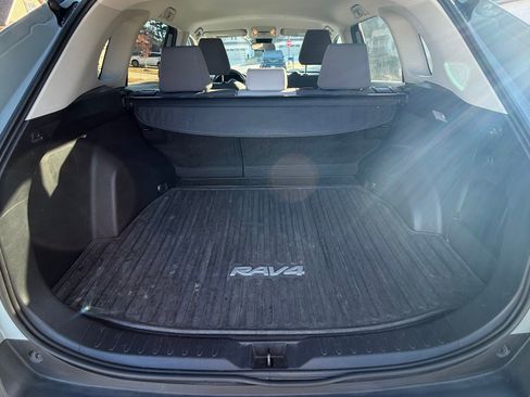 Used 2021 Toyota RAV4 XLE image 13