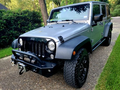 Used 2018 Jeep Wrangler Unlimited Sport AWD/4WD image 4