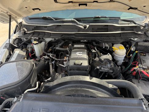 Used 2018 RAM 3500 Tradesman w/ Chrome Appearance Group image 10