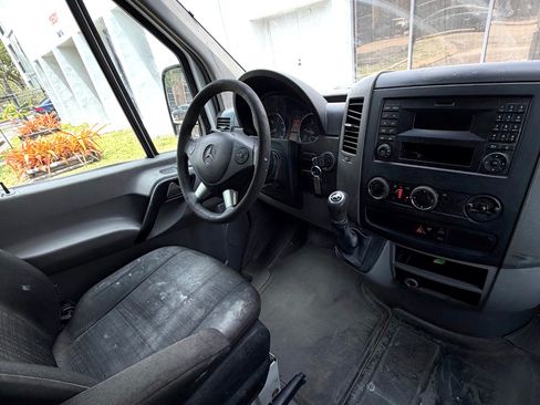 Used 2016 Mercedes-Benz Sprinter 2500 image 26