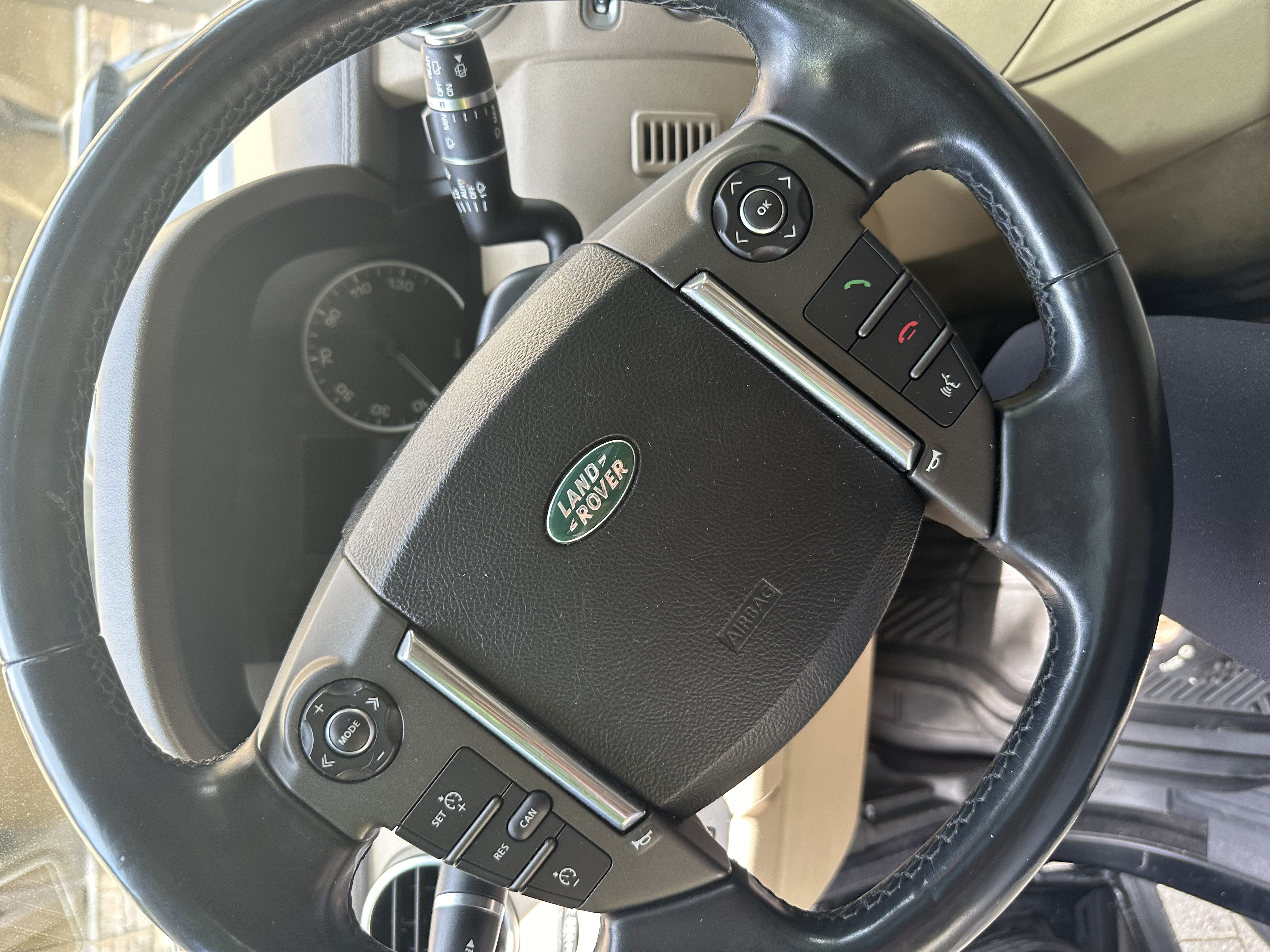 Used 2013 Land Rover LR4 HSE AWD/4WD image 10