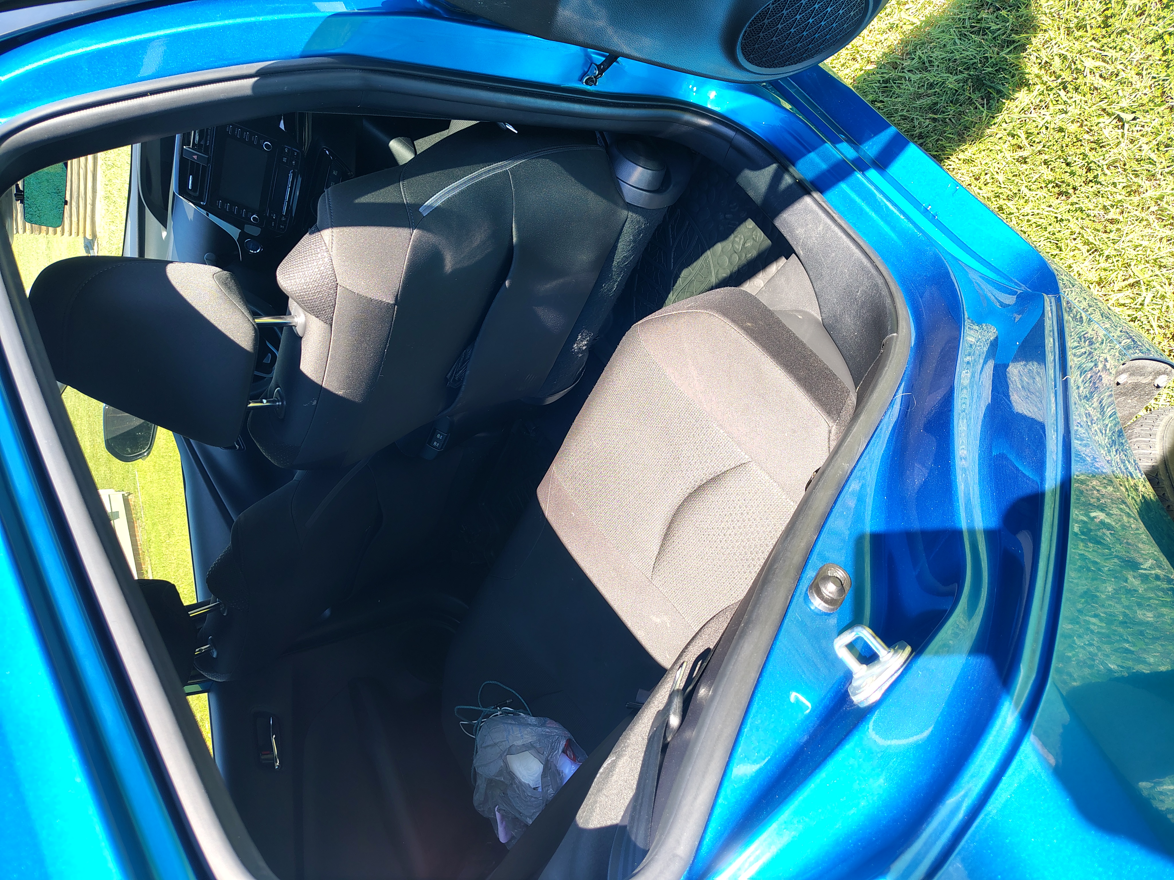 Used 2020 Toyota Prius LE FWD image 6