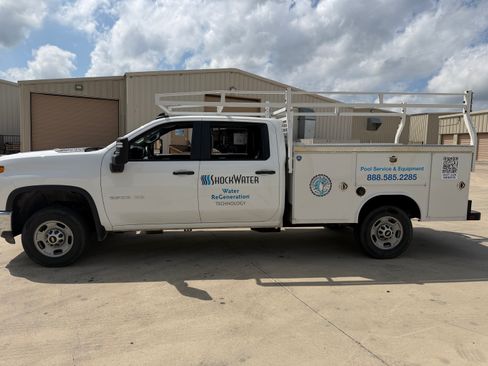 Used 2024 Chevrolet Silverado 2500 W/T w/ WT Convenience Package RWD image 4