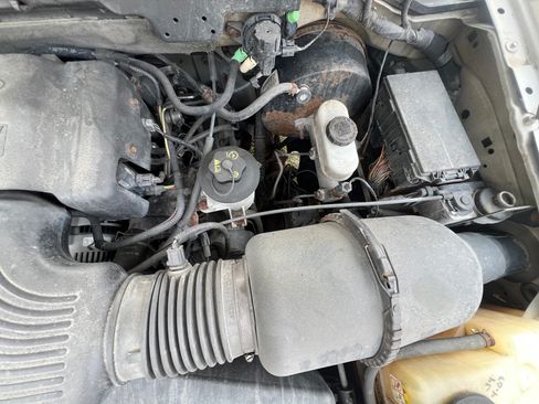 Used 2003 Ford F150 XLT AWD/4WD image 4