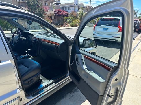 Used 2004 Jeep Grand Cherokee Overland w/ Trailer Tow Group IV image 6