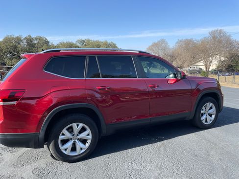 Used 2019 Volkswagen Atlas SE w/ Towing Package image 9