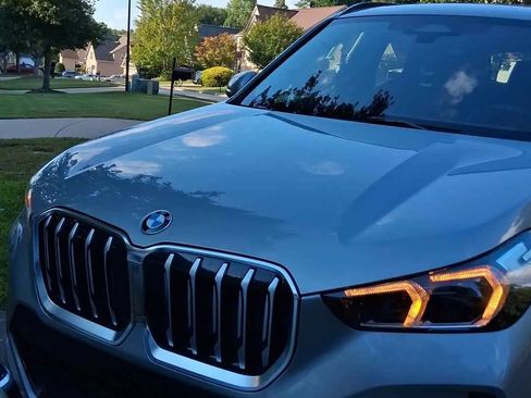 Used 2023 BMW X1 xDrive28i w/ M Sport Package image 4