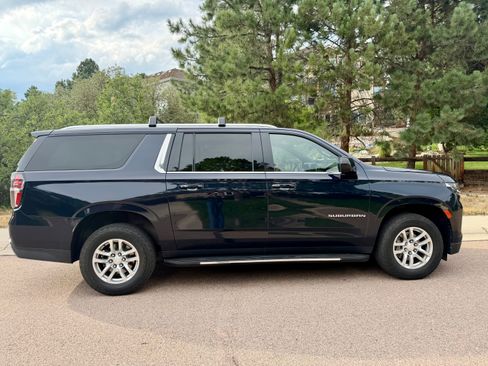 Used 2021 Chevrolet Suburban LT AWD/4WD image 2