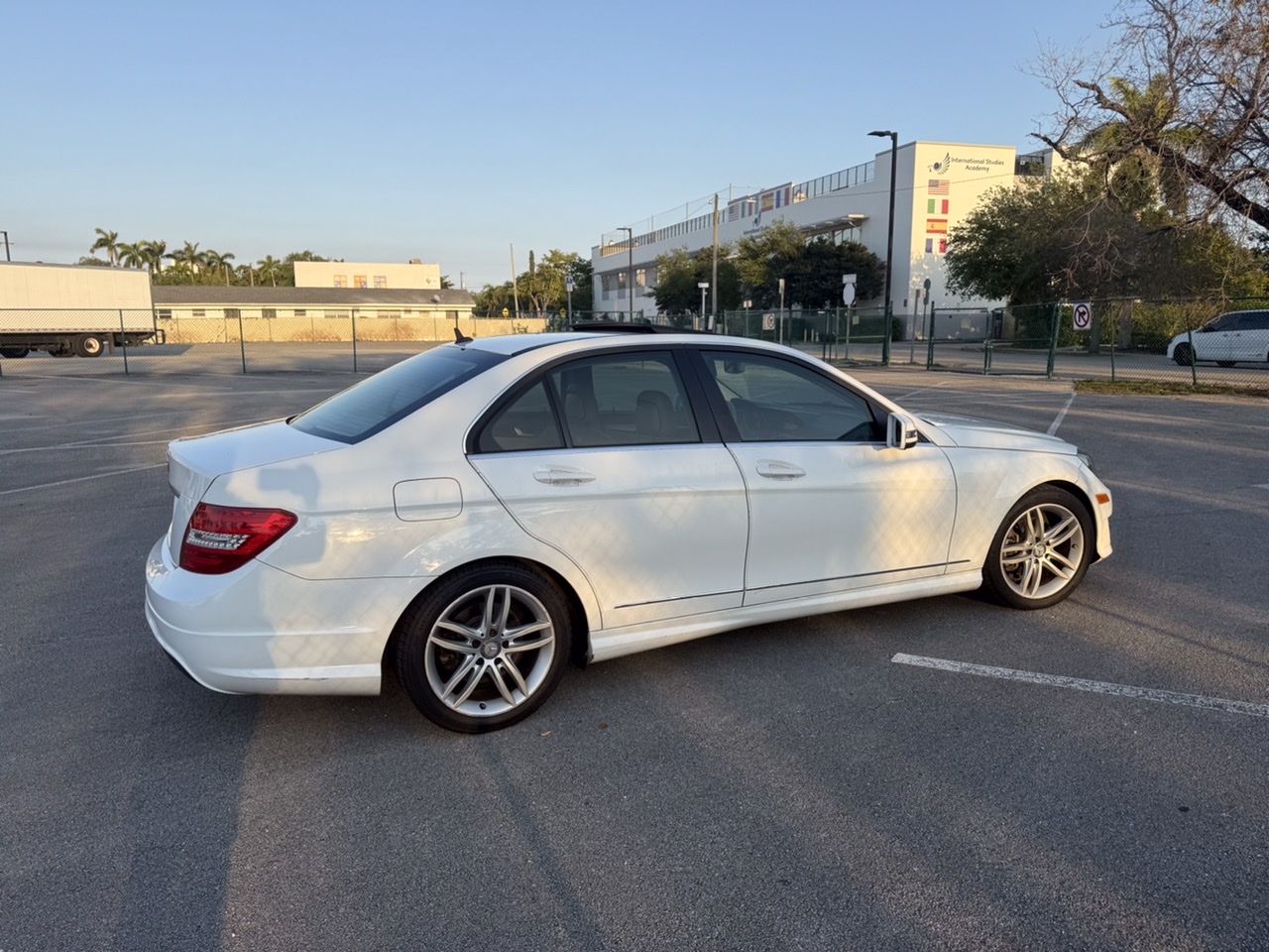 Used 2014 Mercedes-Benz C 250 Sedan image 6