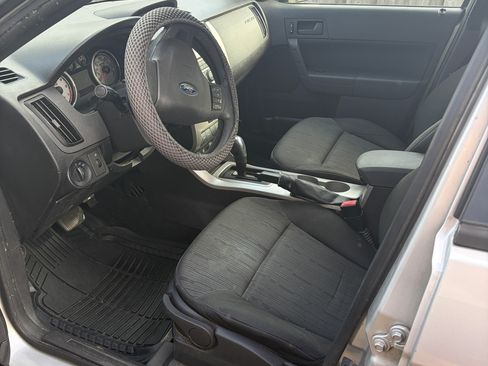 Used 2009 Ford Focus SE image 4