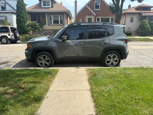 Used 2019 Jeep Renegade Limited AWD/4WD image 1