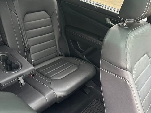 Used 2025 Volkswagen Atlas Cross Sport SEL R-Line image 28