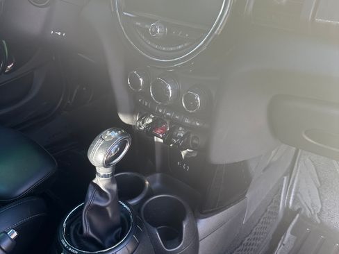 Used 2017 MINI Cooper S FWD image 9