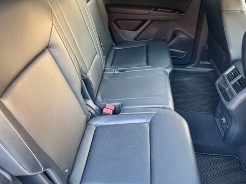 Used 2020 Volkswagen Atlas Cross Sport SE FWD image 11