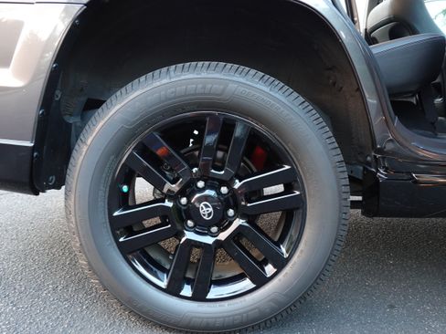Used 2021 Toyota 4Runner Nightshade AWD/4WD image 6