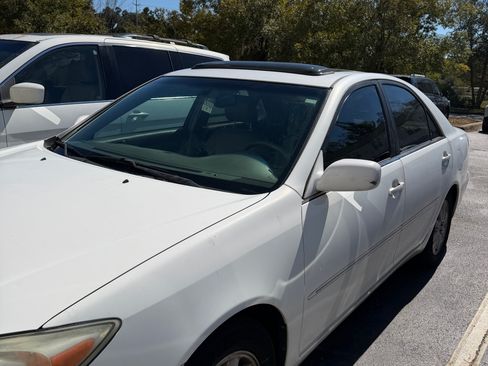 Used 2003 Toyota Camry XLE image 10