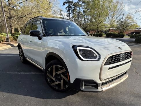 Used 2025 MINI Cooper Countryman S image 1