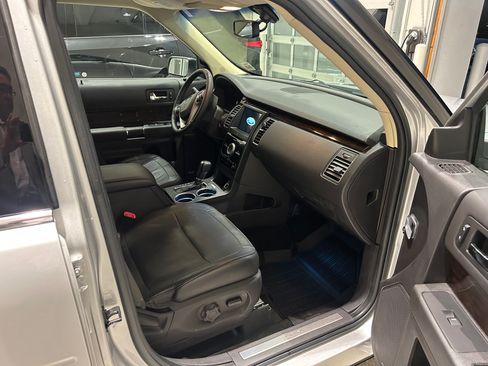 Used 2018 Ford Flex Limited image 8