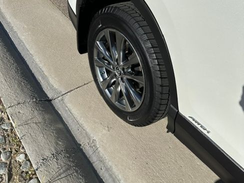 Used 2018 Toyota RAV4 Limited w/ Advanced Technology Package AWD/4WD image 8