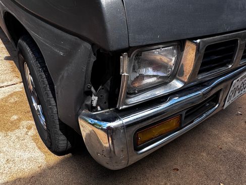 Used 1994 Nissan Pickup XE image 13