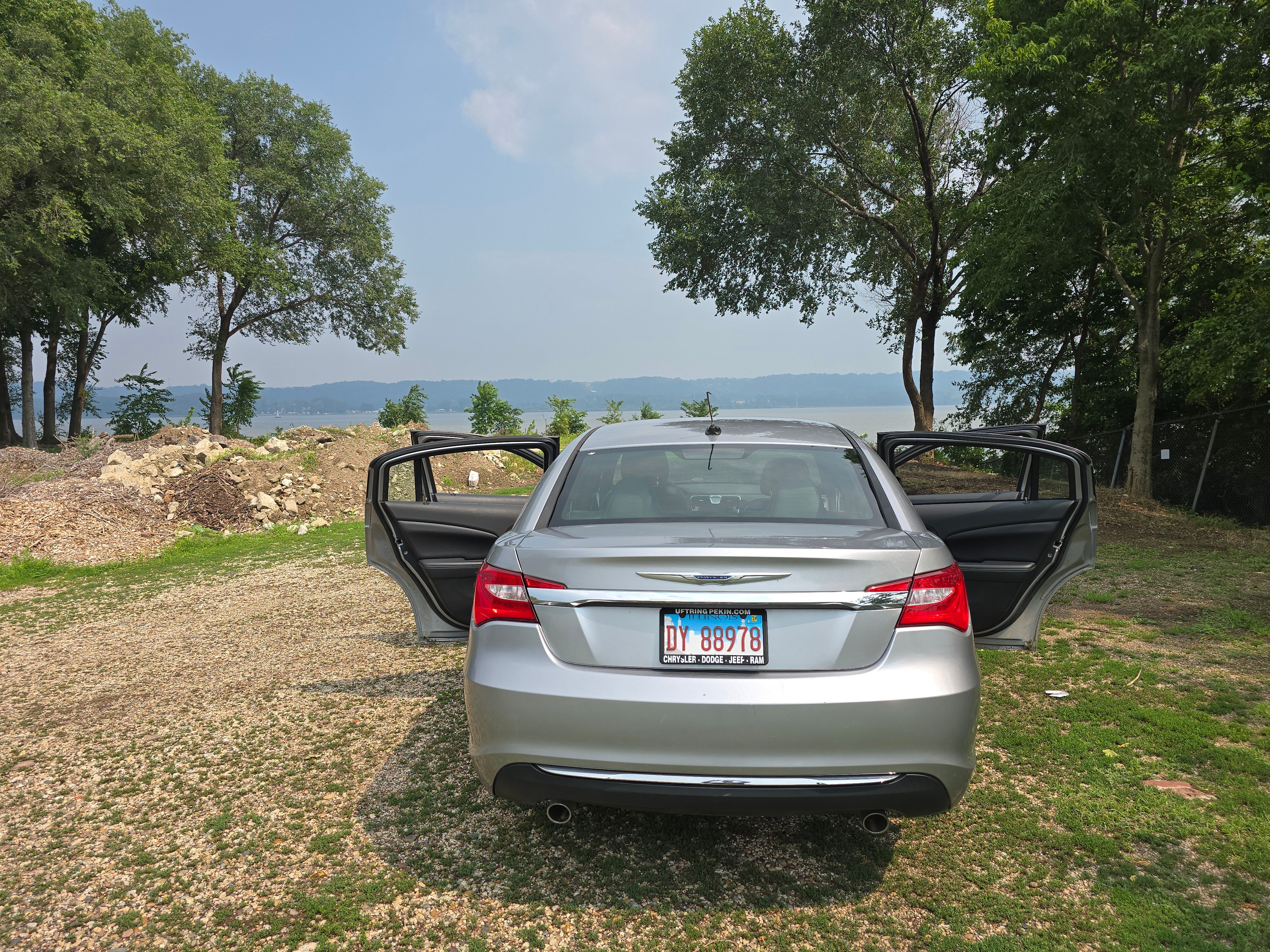 Used 2014 Chrysler 200 Limited w/ Sun/Sound Group FWD image 6
