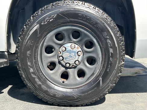 Used 2007 Chevrolet Tahoe LS w/ Preferred Equipment Group image 2