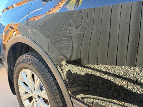 Used 2018 Volkswagen Tiguan S image 11