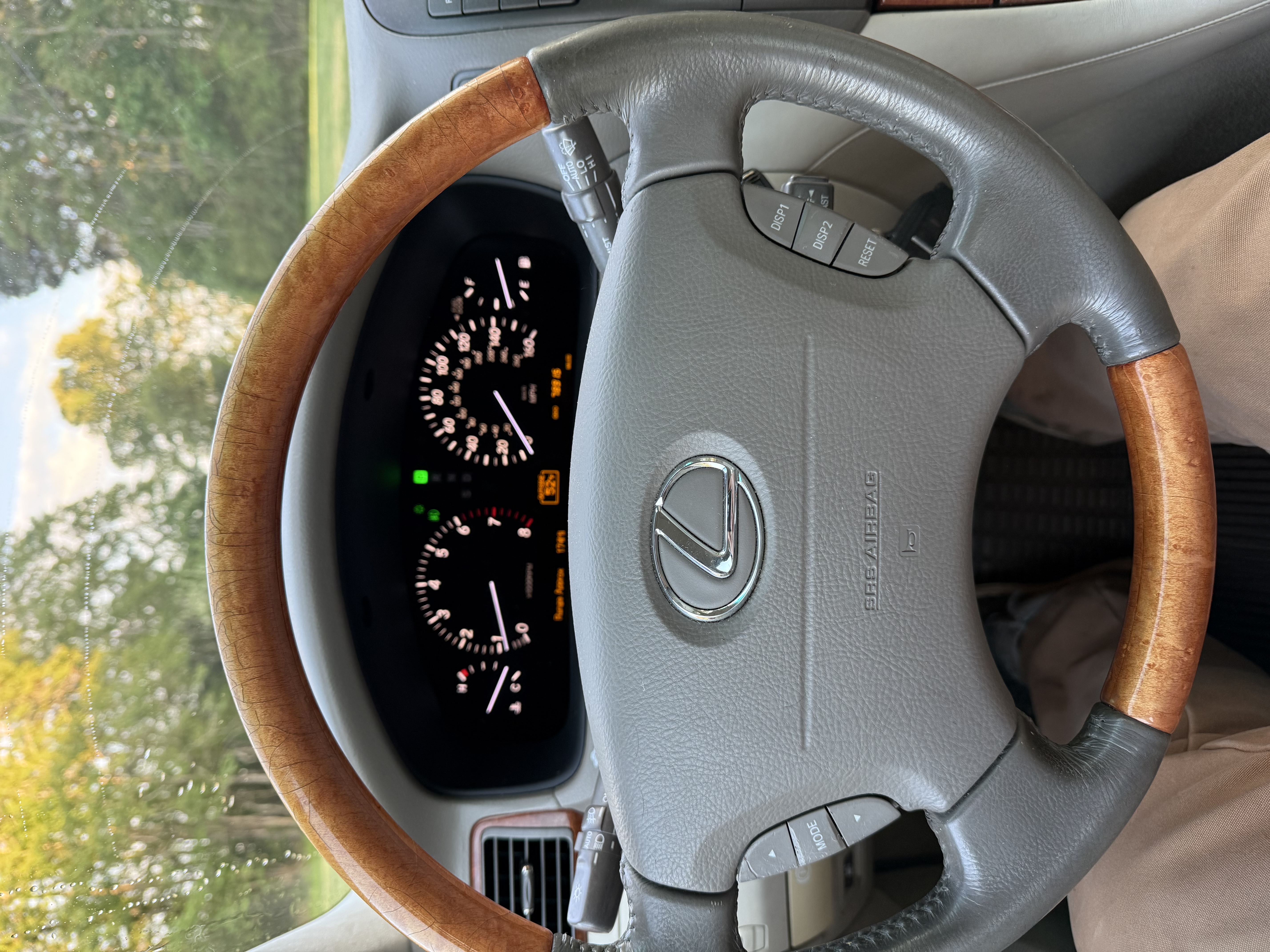 Used 2004 Lexus LS 430 RWD image 2