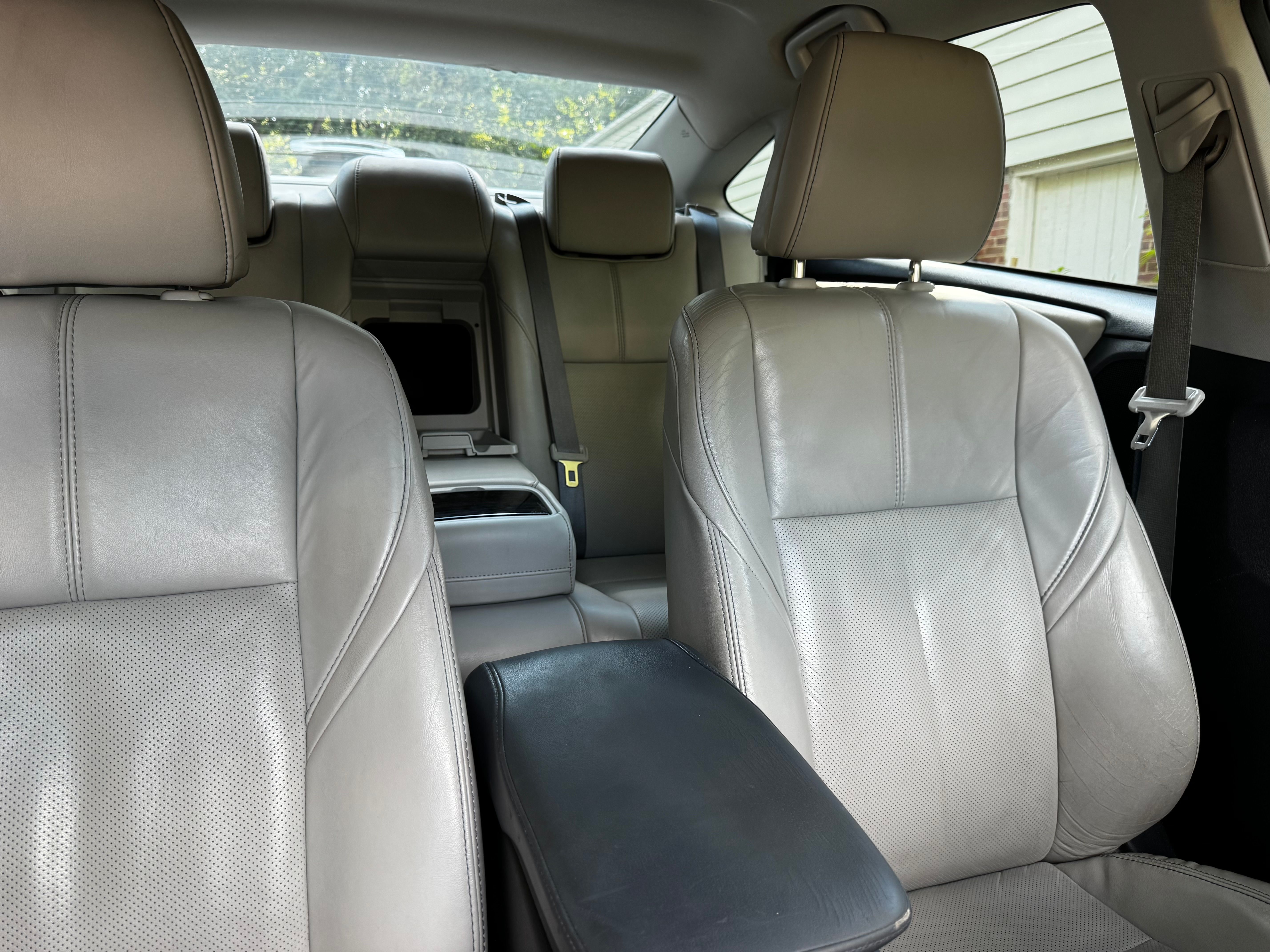 Used 2013 Toyota Avalon Limited FWD image 9