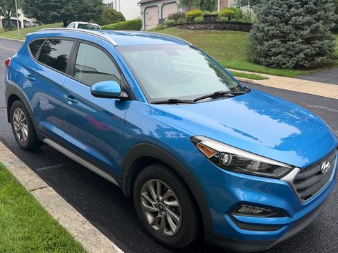Used 2017 Hyundai Tucson SE w/ SE Popular Package 02 AWD/4WD image 4