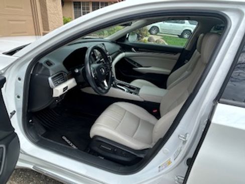 Used 2022 Honda Accord EX-L image 2