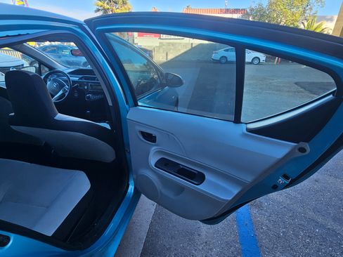 Used 2014 Toyota Prius C One image 29