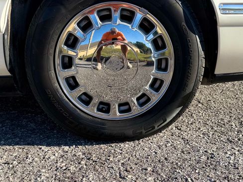 Used 1999 Cadillac De Ville Sedan w/ Comfort/Convenience Pkg image 4