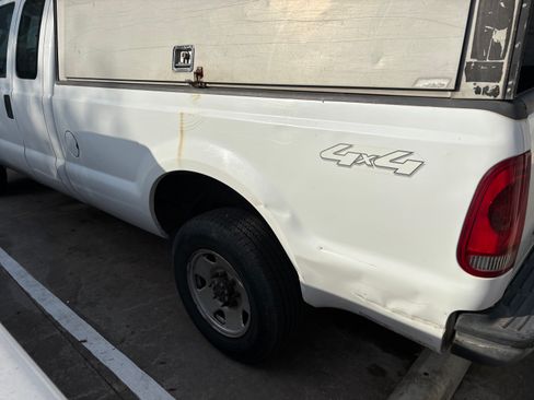 Used 2006 Ford F250 XL image 4