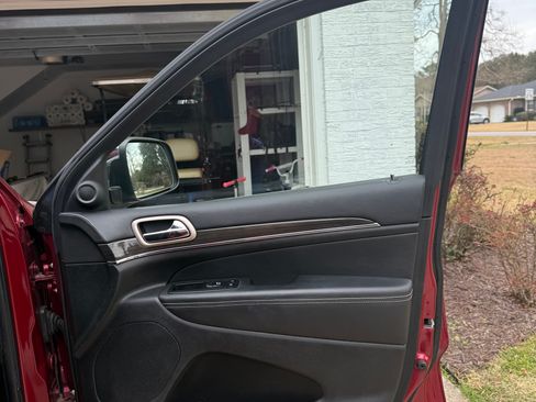 Used 2014 Jeep Grand Cherokee Overland w/ Trailer Tow Group IV image 12