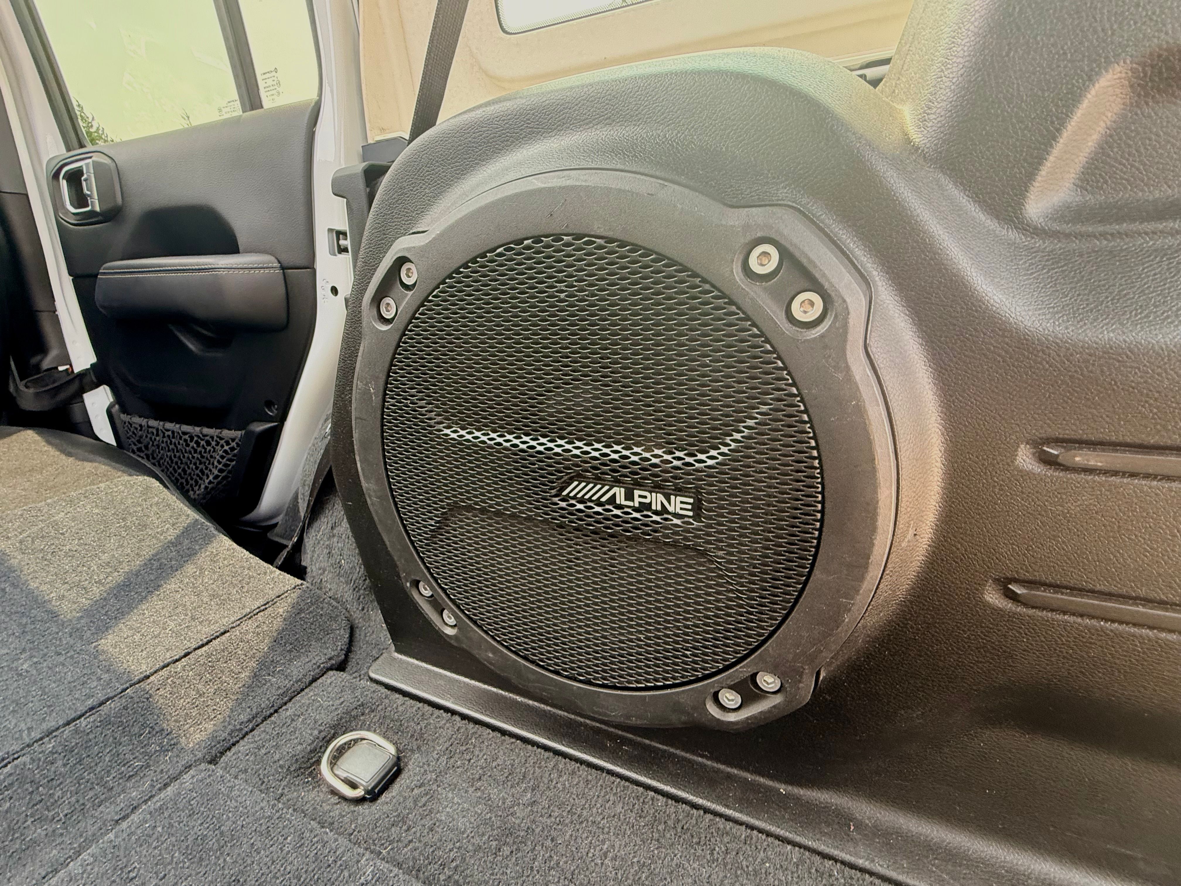 Used 2018 Jeep Wrangler Unlimited Sahara AWD/4WD image 14