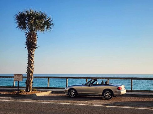 Used 2001 MAZDA MX-5 Miata image 2