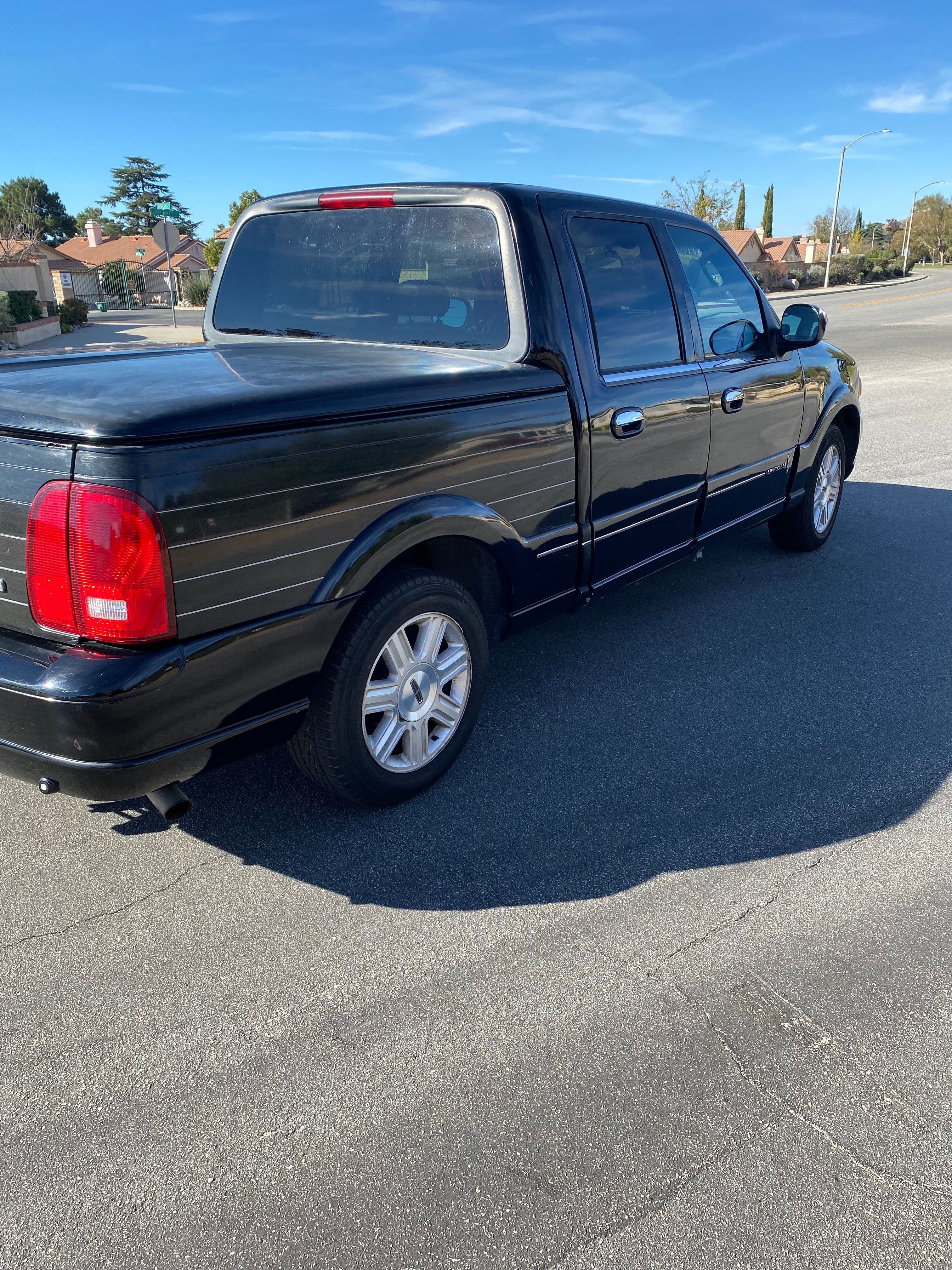 Used 2002 Lincoln Blackwood RWD image 4