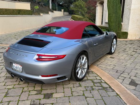 Used 2017 Porsche 911 Carrera S image 8