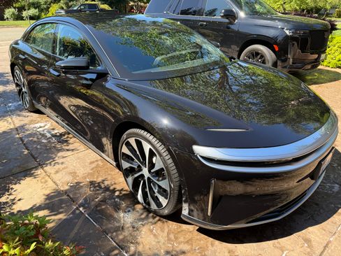 Used 2022 Lucid Air Grand Touring image 1